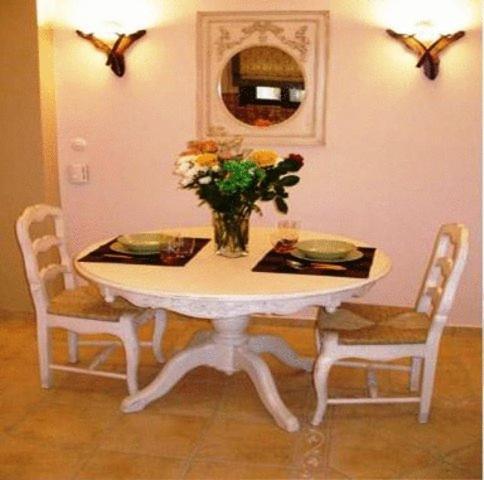 Giogarakis Suites Eleonas Habitación foto