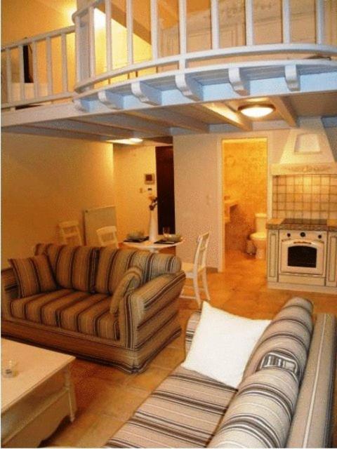 Giogarakis Suites Eleonas Habitación foto