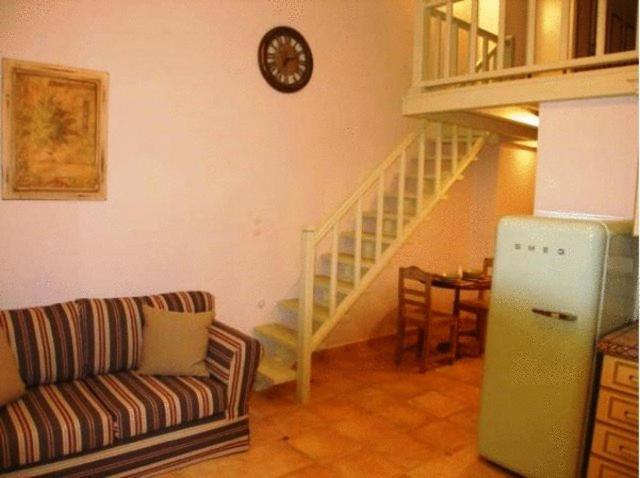 Giogarakis Suites Eleonas Habitación foto