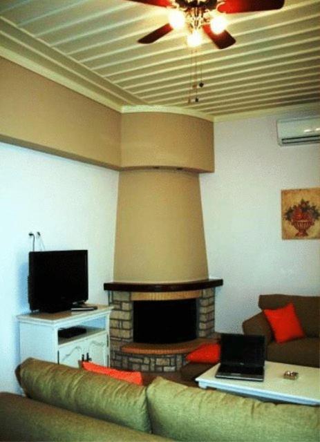 Giogarakis Suites Eleonas Habitación foto