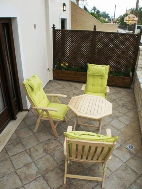 Giogarakis Suites Eleonas Habitación foto